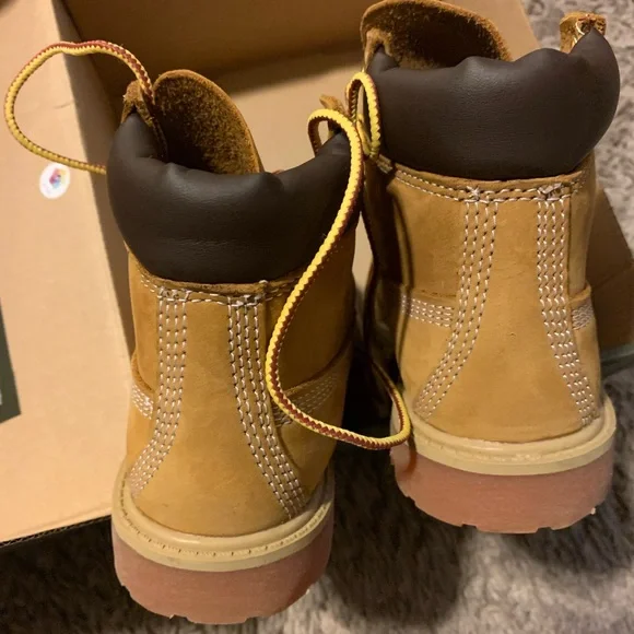 6in Timberland Premium waterproof boot - Picture 4 of 5